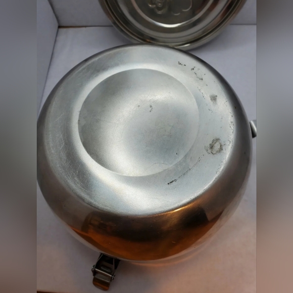 Vintage Stainless Steel Nesting Bowls Set Of 2 - Picture 8 of 8